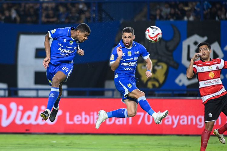 Persib vs Persik, Super League, Persik Kediri, Persib Bandung, Persib Vs Persik, Janji Kiko Carneiro untuk Lini Belakang Macan Putih