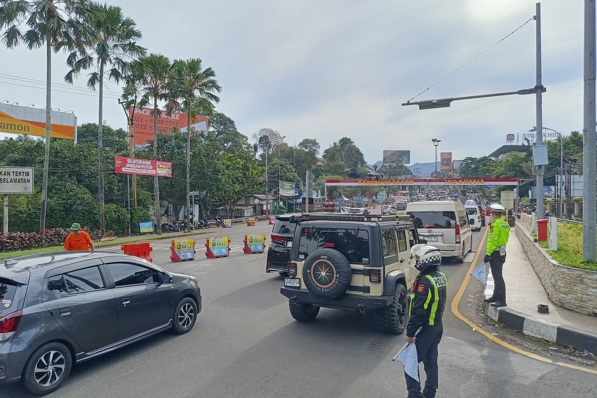 Satlantas Polres Bogor, lalu lintas, Update Lalu Lintas Puncak Bogor, Padat dan Proses One Way ke Bawah