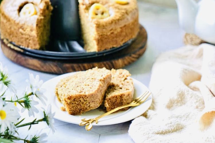 pisang, resep, Bolu pisang, Tips Mengolah Pisang Hampir Busuk Jadi Bolu dan Camilan yang Lezat, 1. Bolu pisang kukus sederhana, 2. Bolu pisang panggang klasik, 3. Bolu pisang cokelat kukus, 4. Panekuk pisang, 5. Es krim pisang, 6. Barongko khas Bugis