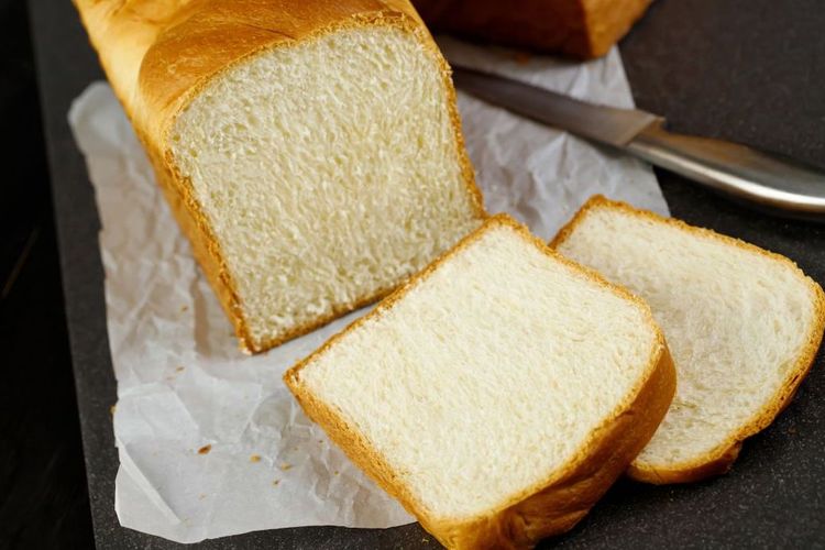 roti tawar, puding roti tawar, resep puding roti tawar, Punya Roti Tawar Melimpah di Rumah? Coba Bikin Puding Roti Tawar Kukus Pakai 2 Telur