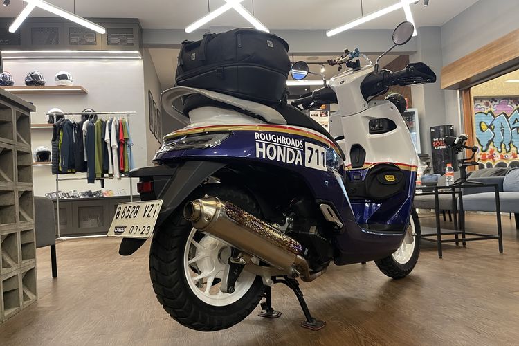 dual purpose, Porsche 911 Dakar, Porsche 911 Dakar Inspirasi Modifikasi Stylo 160, Modifikasi Detail, Kaki-kaki dan Pengereman, Aksesori Touring, Detail Unik Lainnya