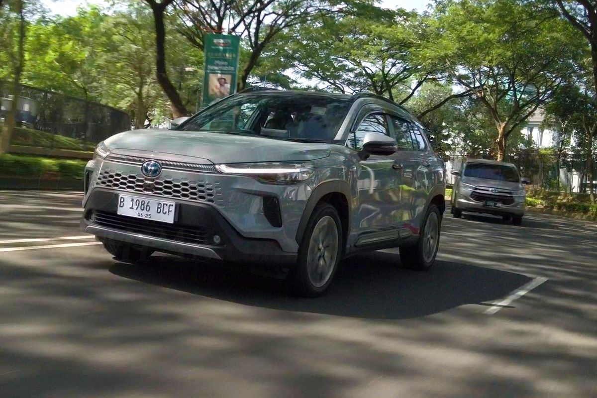 perawatan mobil hybrid, kesehatan baterai, ventilasi baterai, masalah pada baterai, Panduan Perawatan Mobil Hybrid: Apa yang Harus Diperhatikan?, Pentingnya Memahami Aturan Perawatan Mobil Hybrid, Letak Ventilasi Baterai Berbeda untuk Setiap Model, Kenali Tanda-Tanda Masalah pada Baterai, Rutin Memeriksa Ventilasi untuk Kesehatan Baterai Jangka Panjang