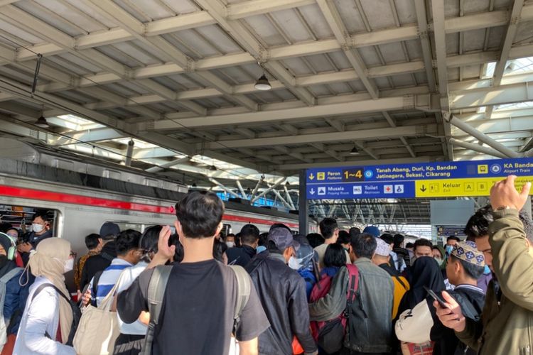 jadwal krl depok manggarai hari ini, jadwal krl depok manggarai, jadwal krl depok manggarai 2025, jadwal krl depok manggarai terbaru, jadwal krl depok manggarai april 2025, jadwal kereta depok manggarai, Jadwal KRL Depok-Manggarai Hari Ini, Paling Malam 19.04 WIB