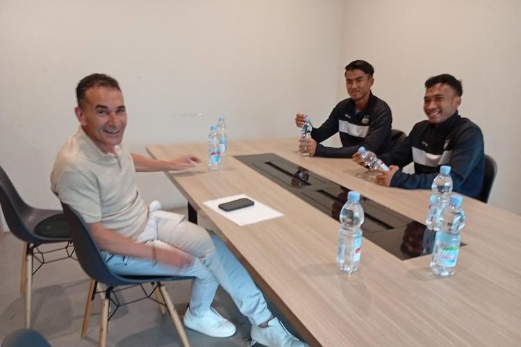 Timnas U23 Indonesia, Gerald Vanenburg, Bojan Hodak, Liga 1 2024-2025, ASEAN U23 Championship 2025, Kualifikasi Piala Asia U23, Hasil drawing ASEAN U23 Championship 2025, Piala AFF U23 2025, hasil drawing asean U23 Championship 2025, Pelatih Persib Ungkap Isi Diskusi dengan Gerald Vanenburg