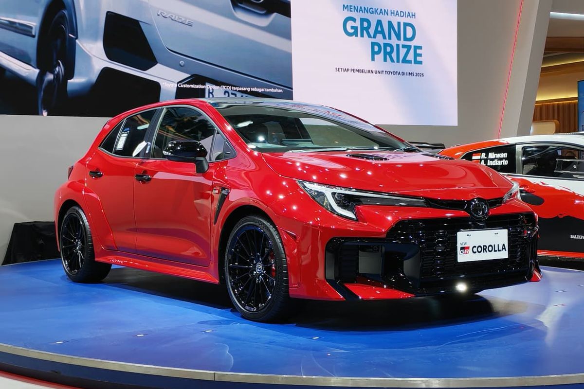 GR Corolla, IIMS 2026, Toyota, Toyota New GR Corolla Matik Meluncur di IIMS 2026: Harga Rp 1,428 M