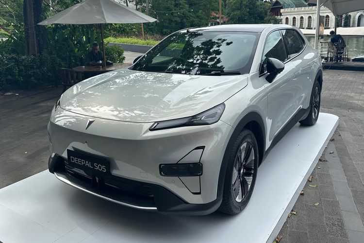 Changan, kendaraan elektrifikasi, range extended electric vehicle, REEV, Deepal S05, mesin pembakaran internal, Changan Indonesia Perkenalkan Deepal S05, Meluncur Tahun Ini