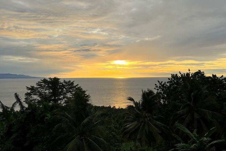 Bobocabin Bunaken Hills, bobocabin bunaken hills manado, Bobocabin bunaken hills, bobocabin bunaken prices, tempat menginap di bunaken, Staycation View Laut, Gunung dan Kota Manado, Harga Mulai Rp 500.000