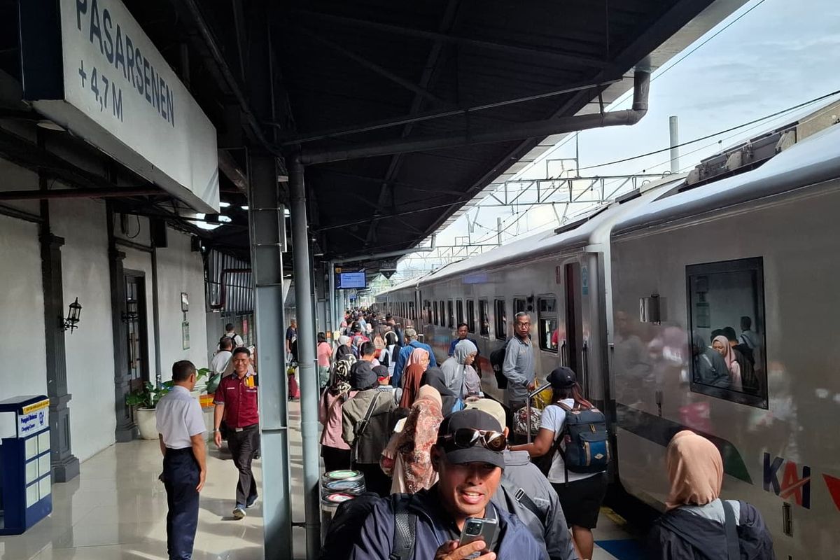 PT Kereta Api Indonesia, banjir Pekalongan, 4 Kereta Terpaksa Berjalan Memutar Imbas Banjir Jalur Pekalongan–Sragi, Berikut Daftarnya