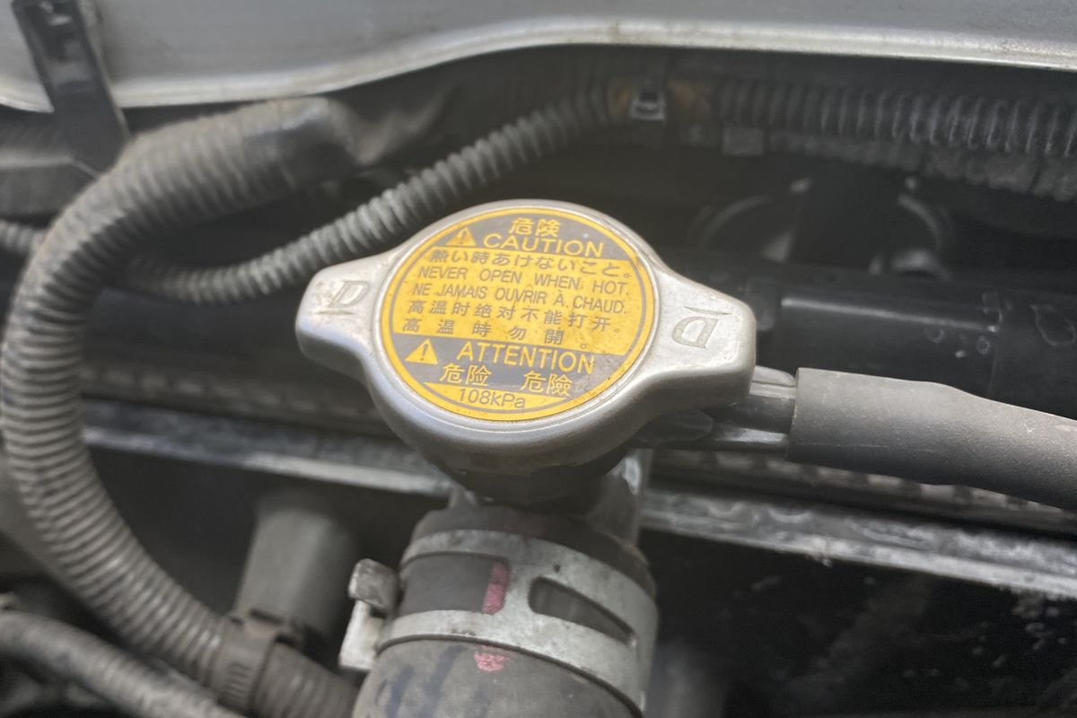 overheat, tutup radiator, mobil bekas, perbaikan mesin mahal, Cegah Overheat Mobil Bekas: Cek Tutup Radiator, Bisa Overheat, Perbaikan Mesin  Mahal, Mekanik Berpengalaman, Menghindari Kerugian