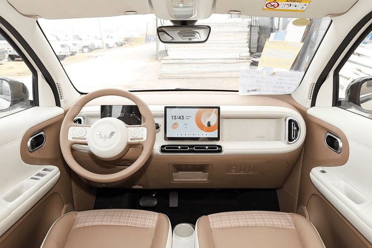 Wuling, mobil listrik, Wuling Aira EV Sudah Bisa Dipesan, Tanda Jadi Rp 10 Juta