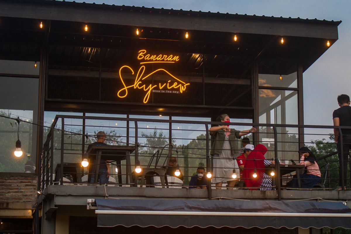 wisata kuliner Semarang, kuliner semarang hits, tempat makan view gunung, restoran instagramable semarang, 7 Tempat Makan View Pegunungan di Semarang, Salah Satunya Dikunjungi The Dudas, 1. Banaran Sky View, 2. Monti Dining, 3. Layang Layang Kitchen, Restaurant &amp; Rooftop Bar, 4. Kala Senja, 5. Tungkubumi, 6. Eling Bening, 7. Taman Indah Sari Resto