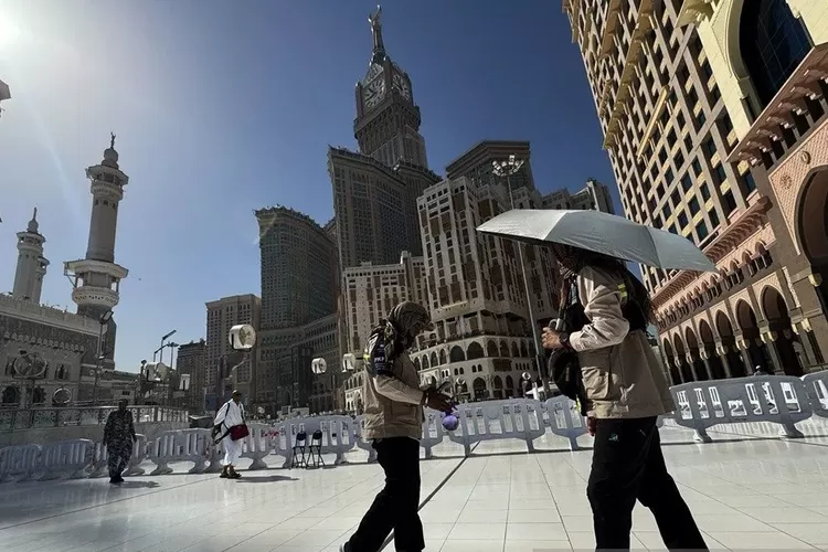 Arab Saudi Perketat Akses Masuk ke Mekkah Jelang Puncak Haji 1447 H, Pengamanan diperketat untuk lindungi jemaah, Sanksi tegas bagi pelanggar dan kampanye haji palsu, Persiapan pertahanan sipil sudah tuntas, Lebih dari 1,5 juta jemaah Haji telah tiba