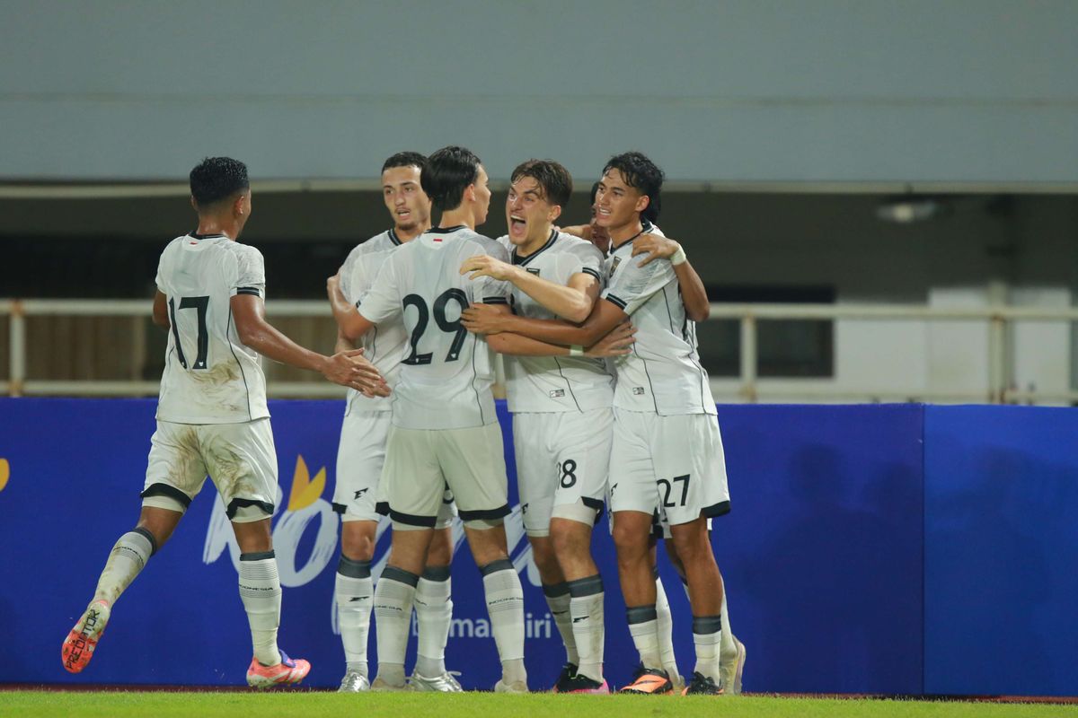 Timnas U22 Indonesia, Indra Sjafri, SEA Games 2025, indonesia vs mali, Pengamat Soal Timnas U22 Indonesia Tahan Mali: Permainan Lebih Hidup, tetapi Lini Belakang Masih Bikin Deg-degan