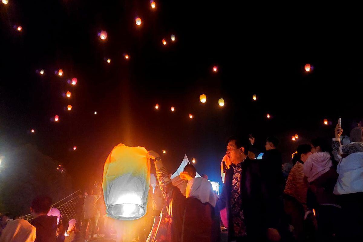 Candi Gedongsongo, Kabupaten Semarang, Candi Gedong Songo, Lampion Candi Gedong Songo, Lampion candi gedongsongo, Ribuan Lampion Hiasi Langit Candi Gedongsongo Kabupaten Semarang