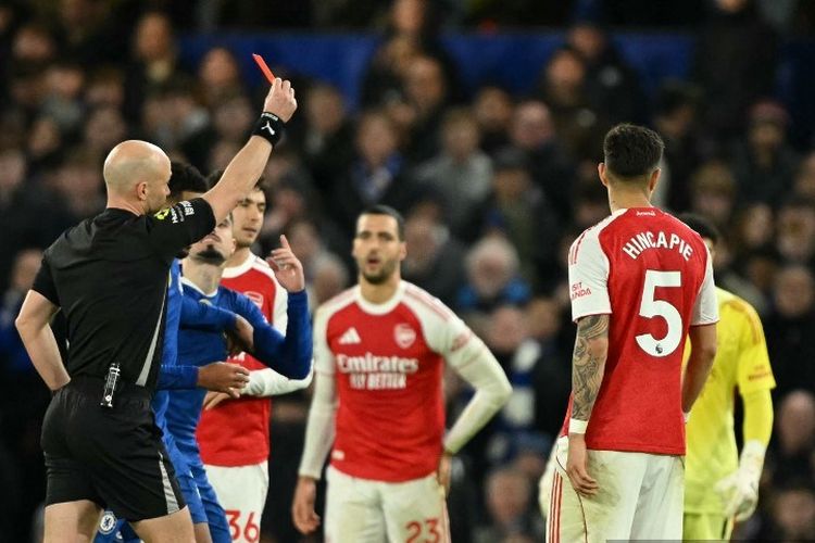 Chelsea vs Arsenal, Liga Inggris 2025-2026, Chelsea, Arsenal, Trevoh Chalobah, Mikel Merino, Mikel Arteta, liga inggris 2025-2026, Mikel Arteta Geram Arsenal Panen Kartu Kuning Lawan Chelsea