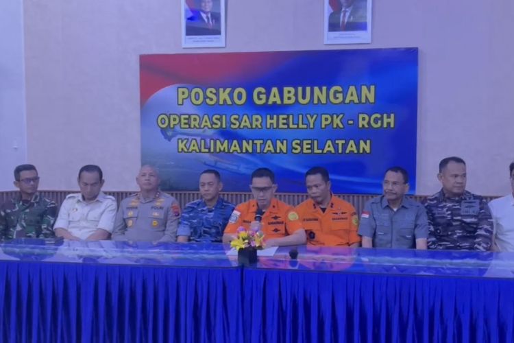 tim SAR, korban helikopter yang jatuh, Helikopter PK RGH ditemukan, Helikopter PK-RGH ditemukan hangus terbakar, korban Helikopter PK-RGH, Bangkai Helikopter PK-RGH Ditemukan, Tim SAR Evakuasi Jasad Korban 100 Meter dari Reruntuhan