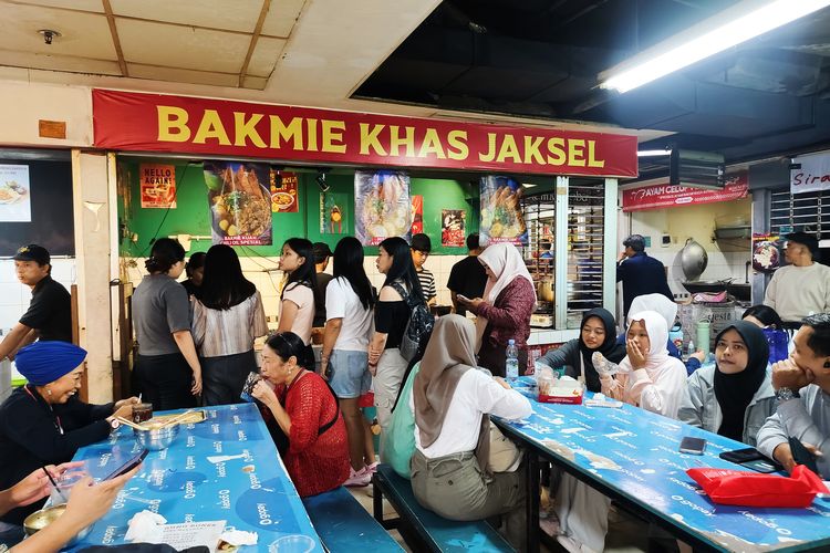 tempat makan di Blok M Square, rekomendasi tempat makan di Blok M Square, tempat makan di blok m square, rekomendasi tempat makan yang enak di blok m, rekomendasi tempat makan di blok m square, rekomendasi tempat makan enak di blok m, tempat makan di blok m yang murah, 7 Rekomendasi Tempat Makan di Blok M Square, Enak dan Murah, 1. Soto Padang Pak Malin, 2. Ayam Celup Mang Asep, 3. Ayam Penyet Sumber Rahayu, 4. Warung Bang Nasir Mie Aceh &amp;  Kopi Aceh, 5. Cireeng.in, 6. K'Day Xo Steak &amp; Grill, 7. Bakmie Khas Jaksel