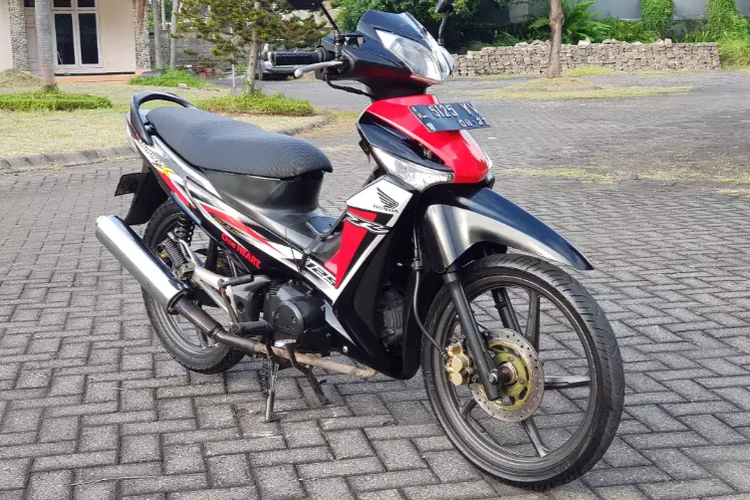 pelek jari-jari, pelek racing, setel pelek, Mitos atau Fakta, Pelek Motor Jari-jari Lebih Kuat dari Pelek Racing?