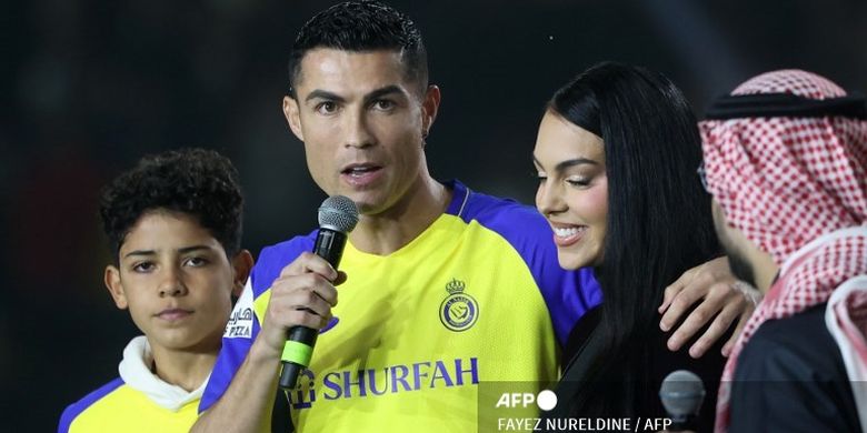 Spanyol, Cristiano Ronaldo, Portugal, tunangan, Georgina Rodriguez, Liga Arab Saudi, Al Nassr, Saudi Pro League, Profil Georgina Rodriguez, Tunangan Cristiano Ronaldo