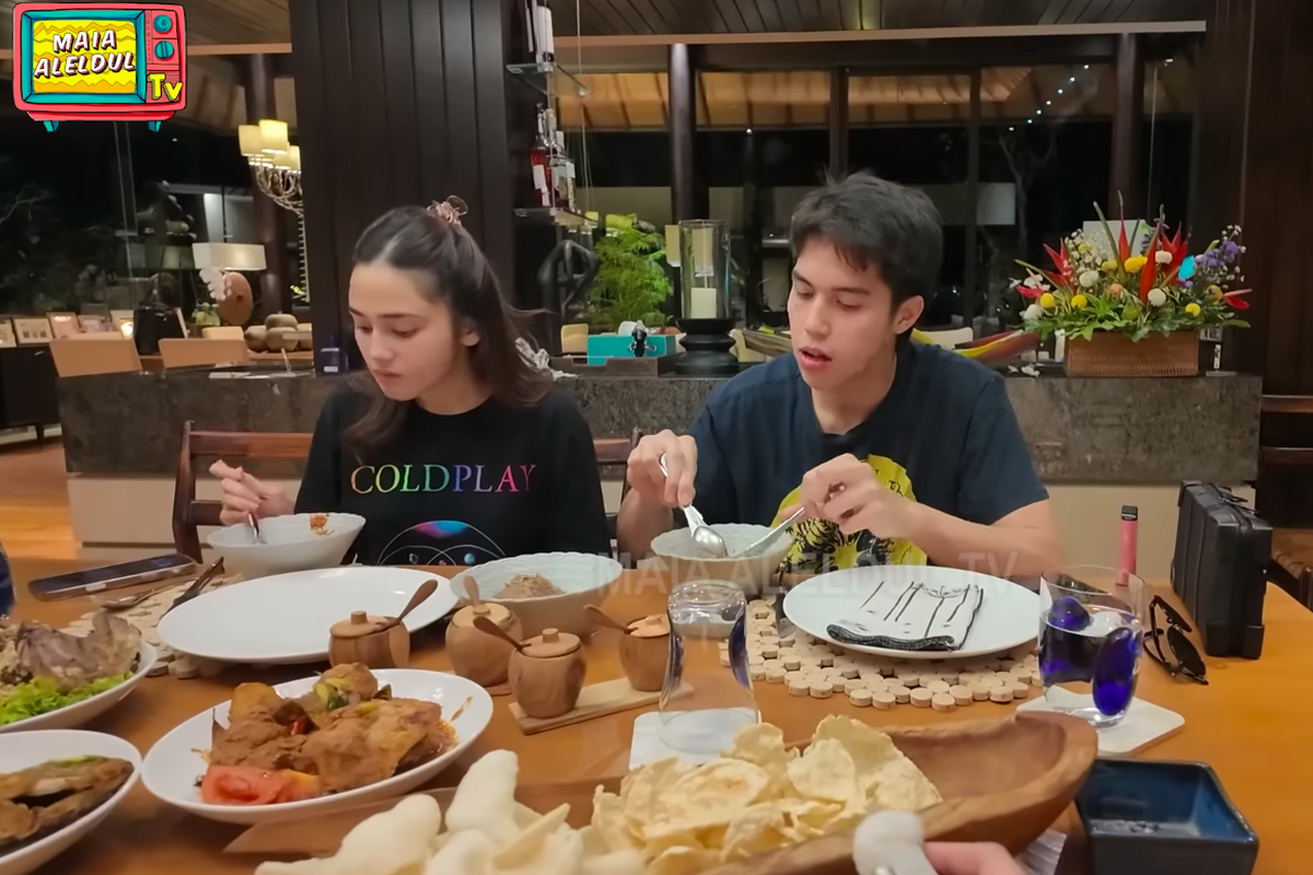 Syifa Hadju, El Rumi, vila Irwan Mussry, Maia Estianty, Al Ghazali, Alyssa Daguise, makanan Syifa Hadju, Intip Menu Makanan Syifa Hadju dan El Rumi saat Berkunjung ke Vila Irwan Mussry di Bali, Sup konro, Ikan gurame kuning, Lamb chop, Meal platter , Buah dan roti, Semur lidah sapi