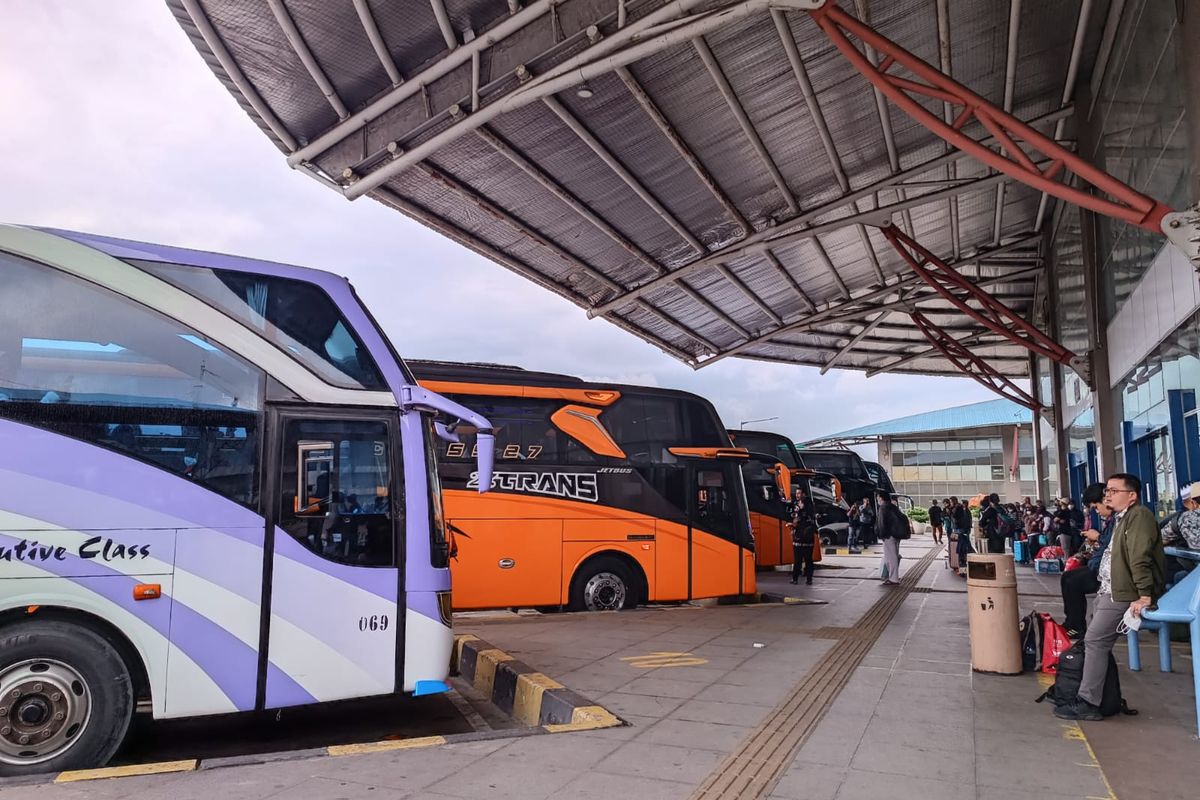 Terminal Pulo Gebang, Kampung Rambutan, angkutan malam, Transjakarta, terminal pulo gebang, TransJakarta, Angkutan malam, Layanan Angkutan Malam di Terminal Pulo Gebang dan Kampung Rambutan