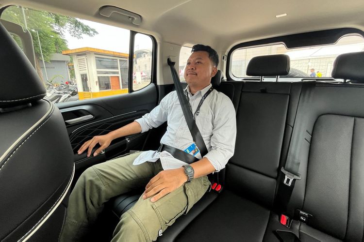perbandingan mesin, Toyota Fortuner, gwm tank 300, SUV Indonesia, Perbandingan GWM Tank 300 dan Toyota Fortuner: Mana yang Unggul?, Persaingan SUV di Indonesia Semakin Memanas, Perbandingan Performa Mesin Antara Tank 300 dan Fortuner, Dimensi dan Desain yang Menarik Perhatian, Kemampuan Off-Road yang Canggih, Kabin yang Modern dan Nyaman, Harga yang Bersaing dengan Garansi Menarik, Tawaran Menarik Namun Reputasi Tetap Penting