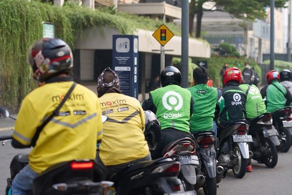 ojol, pelat kuning, mobil China, Birawa Military Jeep EV, kendaraan militer listrik, Ojol, Helm Unik, Elvis Presley, Tora Sudiro, helm unik, Mobil China, TKDN, Investasi Global, investasi global, Kendaraan Militer Listrik, mobil china, Populer Otomotif, artikel terpopuler, Pelat kuning, [POPULER OTOMOTIF] Bakal Ada ERP di Jakarta, Ojol Disarankan Pakai Pelat Kuning | Mobil China Siap Bersaing dengan Merek Jepang di Indonesia | Birawa Military Jeep EV: Kendaraan Militer Listrik dari P