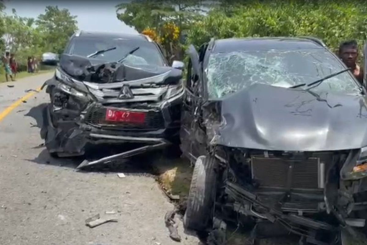 mobil dinas, Baubau, kecelakaan, Rombongan Mobil Pejabat Pemprov Sultra Kecelakaan, Kadis Perpustakaan Patah Tangan