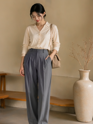 Celana Abu-abu Cocok dengan Baju Warna Apa? Ini 10 Kombinasinya, Kenapa Celana Abu-abu Mudah Dipadukan?, Celana Abu-abu Cocok dengan Baju Warna Apa?, Tips Mix and Match Celana Abu-abu, Inspirasi Outfit dengan Celana Abu-abu, Kesalahan yang Harus Dihindari, FAQ Seputar Celana Abu-abu, Kesimpulan