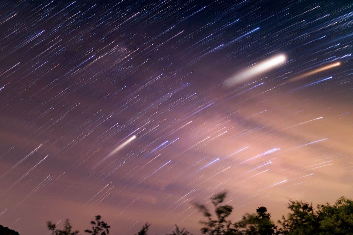 meteor, hujan meteor Geminid, Akhir Pekan Ditemani Hujan Meteor Geminid, Begini Cara Menyaksikannya