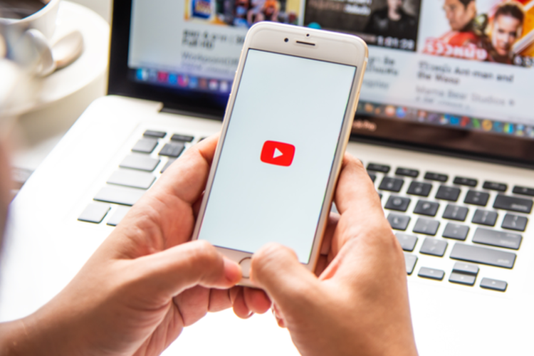 Komdigi, anak, media sosial, akun anak, YouTube, Facebook, Instagram, Threads, Meta, YouTube, Facebook, Instagram, dan Threads Belum Blokir Akun Anak di Bawah 16 Tahun