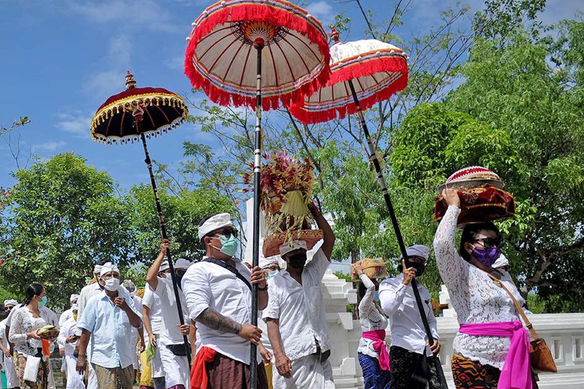 Hari Raya Kuningan, Bali, hari Raya Kuningan, kenapa dinamakan kuningan, kapan hari raya kuningan 2025, Kenapa Dinamakan Kuningan dan Kapan Hari Raya Kuningan 2025?