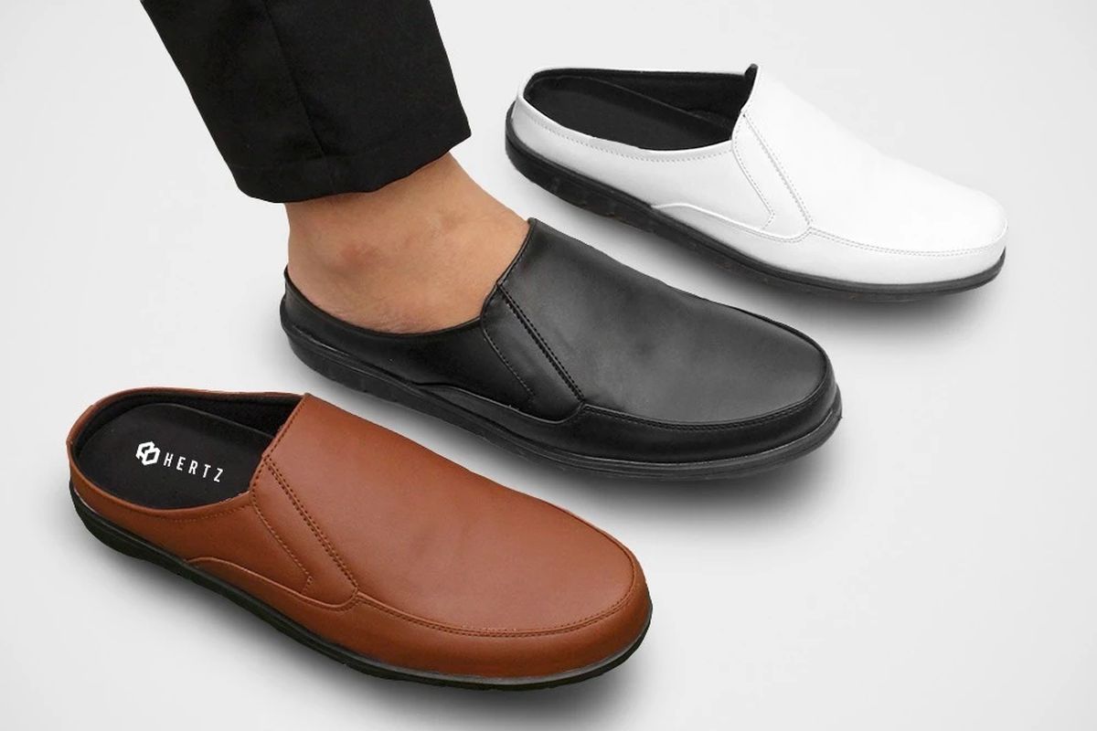 sepatu slip on pria, Sepatu slip on pria, rekomendasi sepatu slip on pria brand lokal, rekomendasi sepatu pria untuk jalan-jalan, sepatu pria slip on, sepatu slip on murah terbaik, 5 Rekomendasi Sepatu Slip on Pria, Harga mulai Rp 94.000, 1. Sepatu slip on pria kulit Gladio, 2. Sepatu slip on pria white off white black Brick Mansions, 3. Slip on pria simpel Valdo Footwear, 4. Slip on pria mules Hertz, 5. Sepatu slip on suede Edefootwear