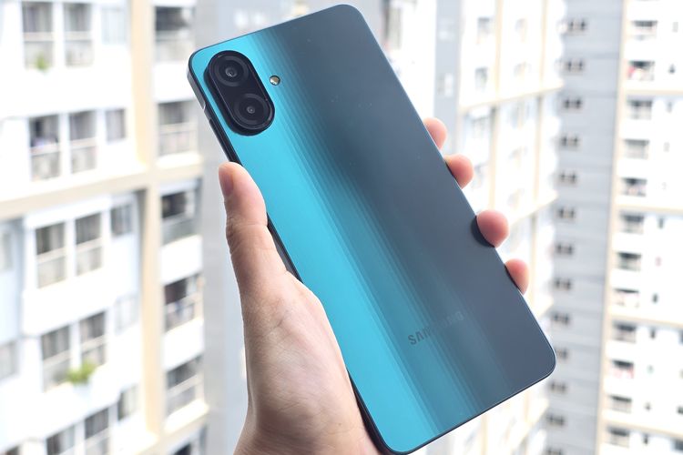 Samsung, Galaxy A, Z Fold 7, Samsung Z Fold 7, samsung z fold 7, Counterpoint: Samsung Rajai Pasar HP Dunia Berkat Galaxy A dan Z Fold 7