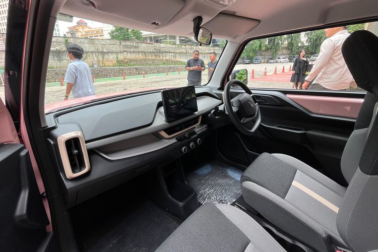 pengalaman pengguna, mobil listrik, VinFast VF3, Nico Hartono, Curhat Pemilik Vinfast VF3 Setelah 3 Bulan Pemakaian, Mobil Listrik Vinfast VF3: Pengalaman Harian Nico Hartono, Kenyamanan Berkendara dengan Vinfast VF3, Kelemahan pada Pengisian Daya dan Fitur Lainnya, Pelayanan Servis dan Kesimpulan, Plus dan Minus Vinfast VF3
