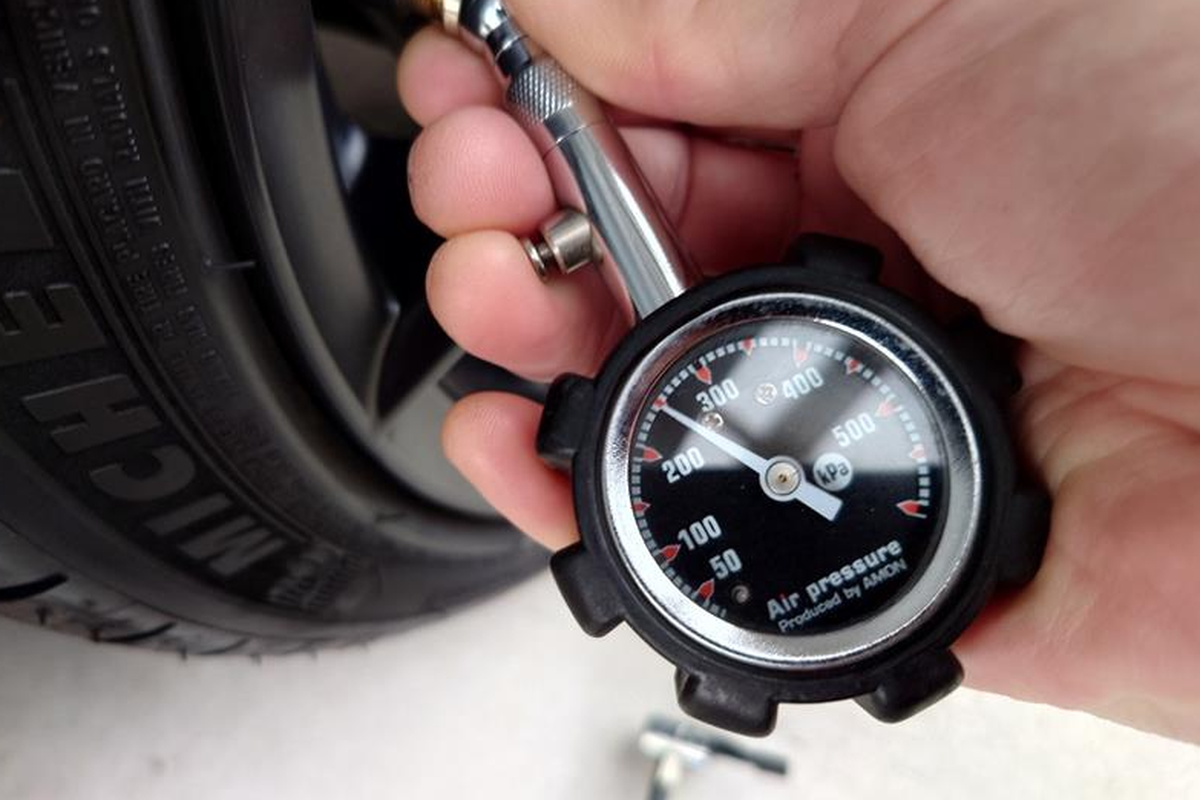 ban motor, Ban kempis, Waspada Ban Motor Kempis di Musim Hujan