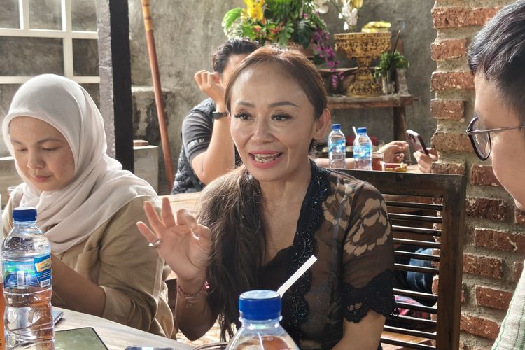 Warung Nasi Ayam Ibu Oki, online, Grab, makanan, Transformasi digital, Cerita Pemilik Warung Nasi Ayam Ibu Oki di Bali, Selaraskan Warung Tradisional dengan Era Digital