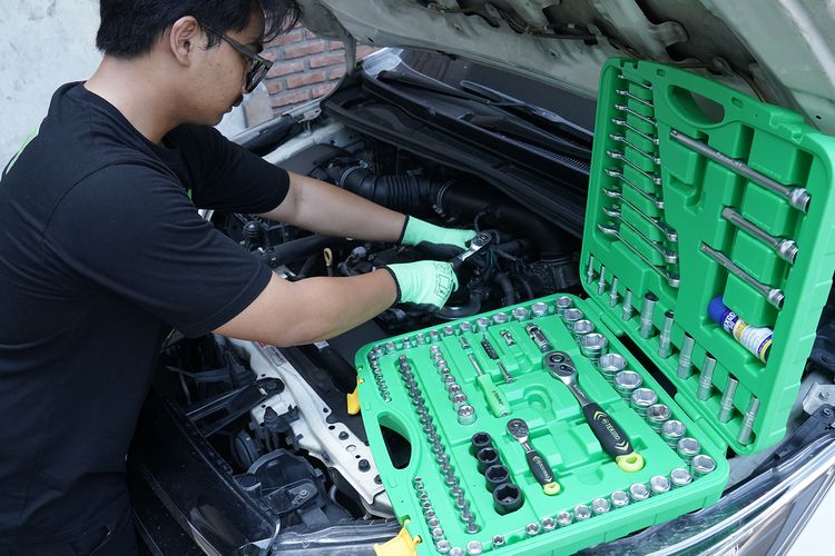 perjalanan, perkakas, toolkit, Busi, Jangan Sepelekan Peran Toolkit Saat Mudik Menggunakan Mobil