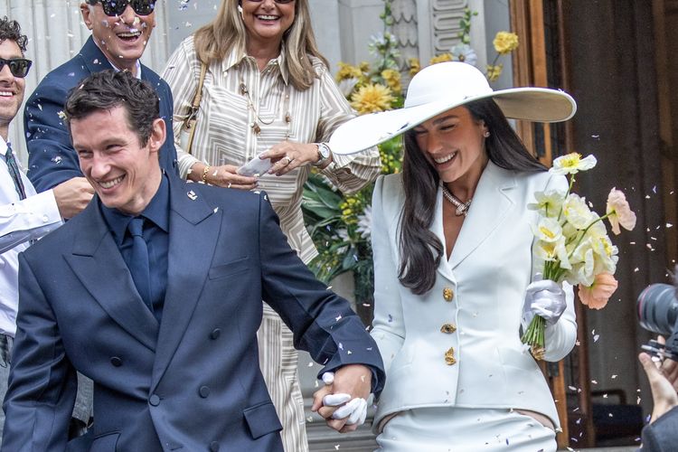 Dua Lipa, Callum Turner, Kisah Cinta Dua Lipa dan Callum Turner, Berawal dari Buku Bacaan hingga Menikah, Pertemuan Pertama di Cafe London, Dipertemukan Kembali oleh Buku yang Sama, Mulai Go Public pada 2024, Mengumumkan Pertunangan pada 2025
