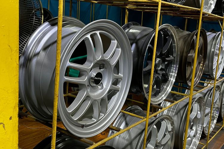 harga pelek, material pelek mobil, jenis pelek, kualitas pelek, Perbedaan Jenis Pelek Mobil: Casting, Flow Forming, dan Forged