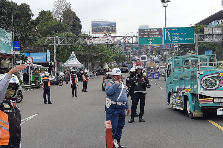 akhir pekan, long weekend, ganjil genap, Libur Panjang, Jalur Puncak Berlaku Ganjil Genap Akhir Pekan Ini