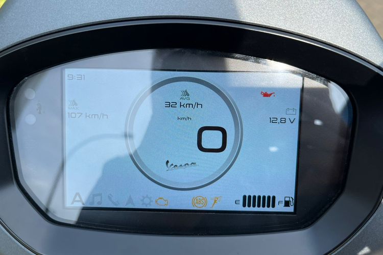 Sprint, Harga Nyaris Rp 70 Juta, Begini Fitur Vespa Sprint Tech 2026