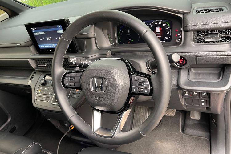 Honda Step WGN, Honda Step WGN vs Wuling Darion: Mana MPV Hybrid Terbaik?, Fitur dan Teknologi, Sistem Penggerak dan Performa, Efisiensi Bahan Bakar, Kesimpulan