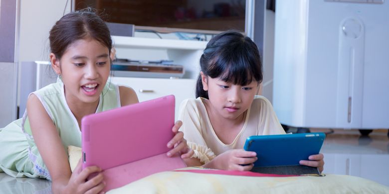 pembatasan ponsel, anak boleh punya hp umur berapa, bahaya hp untuk anak kecil, Studi: Anak Usia Kurang dari 13 Tahun Seharusnya Belum Punya HP