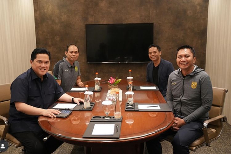 PSSI, Erick Thohir, timnas Indonesia, Jawa Timur, Piala Kemerdekaan, Timnas U17 Indonesia, Medan, Kualifikasi Piala Asia U23 2026, FIFA Matchday, Surabaya, Persebaya, Timnas Indonesia, Timnas U23 Indonesia, Azrul Ananda, timnas u17 Indonesia, Ketua Umum PSSI Erick Thohir, kualifikasi piala asia u23 2026, Timnas Indonesia Tidak Jakartasentris, Erick Thohir Pastikan Jawa Timur Siap