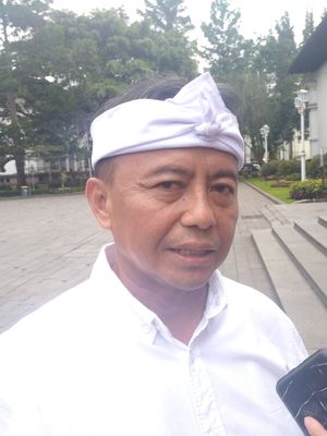 Erwan Setiawan, Herman Suryatman, Jabar, Dedi Mulyadi, Sekda Jabar, Wakil Gubernur Jabar, ketegangan Wagub dengan Sekda Jabar, Wagub Erman sebut sekda lampaui batas, erwan setiawan vs herman suryatman, Erwan Setiawan Kritik Sekda Herman, Gubernur Jabar: Bagi Tugas, Singgung tugas yang sudah di luar kewenangan Sekda, Permintaan maaf dan penjelasan Herman, Profil dan sosok Herman Suryatman, Riwayat jabatan