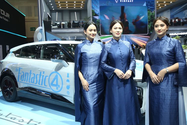 VinFast Indonesia, busana usher, Didiet Maulana, GIIAS 2025, Sentuhan Budaya Indonesia dalam Busana Usher VinFast di GIIAS 2025