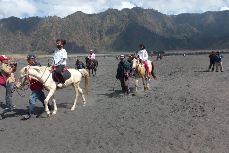 Bromo Tengger Semeru, JLKT, Gunung Bromo, Jawa Timur, Khofifah Indar Parawansa, Ada Jalur Lingkar Kaldera Tengger di Gunung Bromo, Apa Itu?