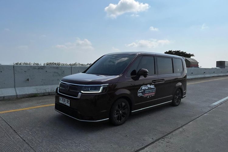 Innova Zenix Hybrid, MPV Hybrid Indonesia: Innova Zenix Pimpin Penjualan Awal 2026