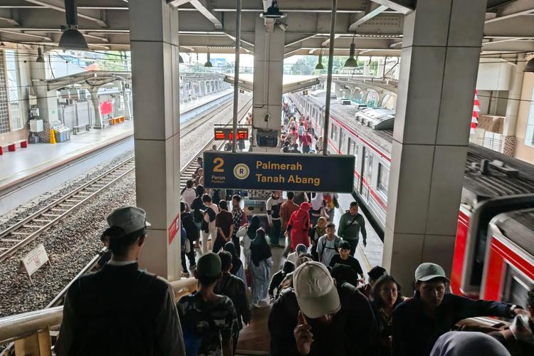 Jadwal KRL Malam Tahun Baru 2026 Diperpanjang hingga Pukul 03.00 WIB